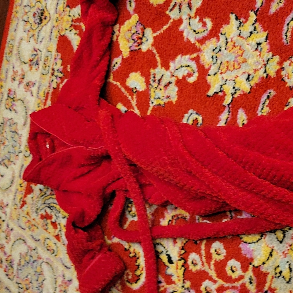 Robe - Picture 2 of 2